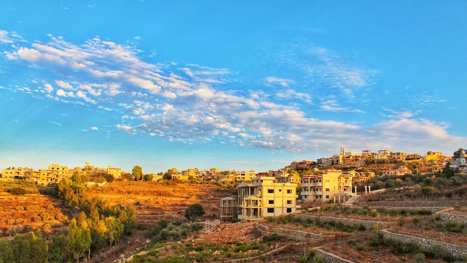 مسيرة تلقي قنبلة على مجدلزون... وإصابة مواطن