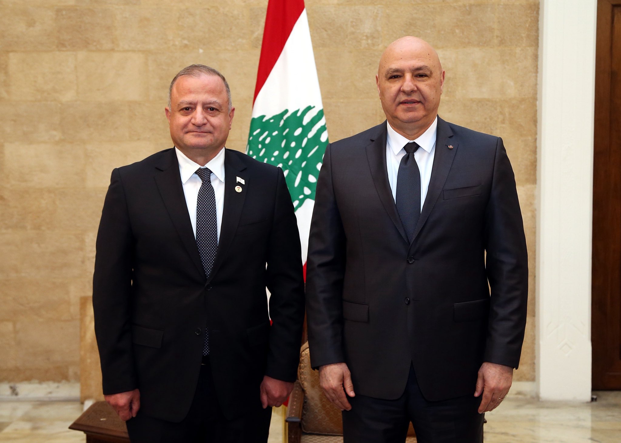 سفير جورجيا ARCHIL DZULIASHVILI