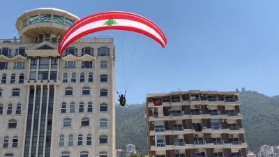 كارثة تضرب الطيران الشراعي ... حادثة مأساوية في جونية! (صور)