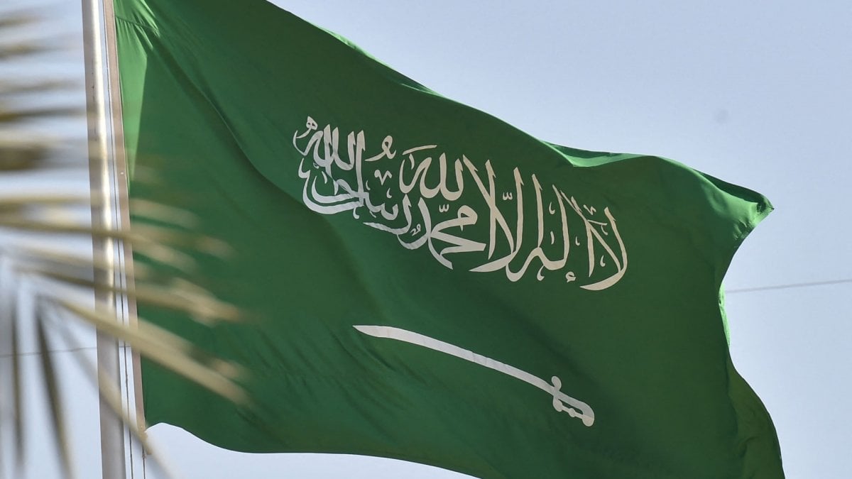 قرار ألحق ضررًا كبيرًا... و"مفتاح الحل" في يد السعودية