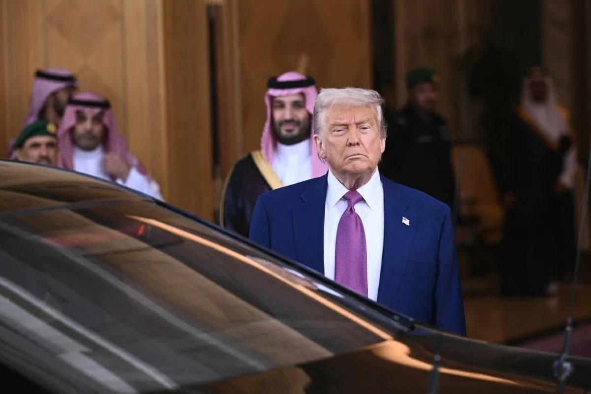 ترامب من الرياض: هناك فرصة لمستقبل لبناني خالٍ من قبضة حزب الله