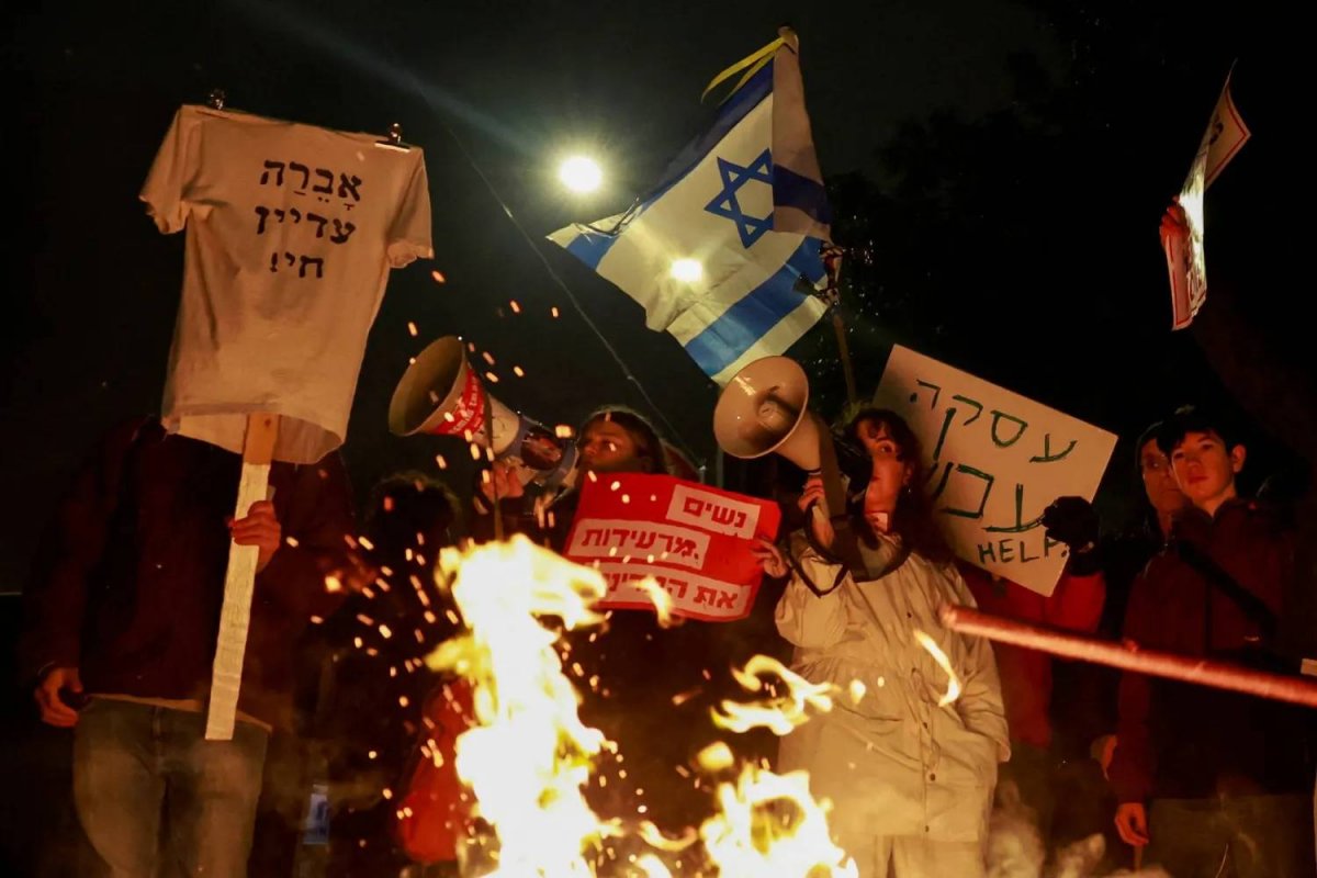 التواصل بين حماس وواشنطن يفاقم الانقسام السياسي في إسرائيل!