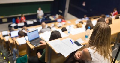 100 مليون دولار خلال 100 يوم يجنيها الطلاب من الوظائف المؤقتة