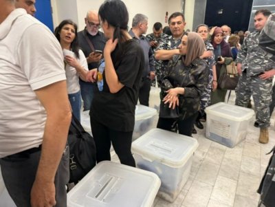 وصول صناديق الاقتراع إلى قصر العدل في طرابلس