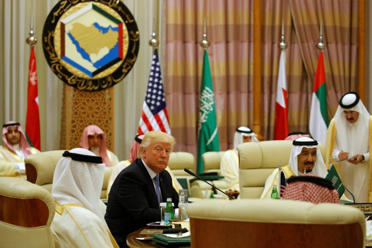 زيارة ترامب إلى الخليج: ملفات شائكة وطموحات كبرى
