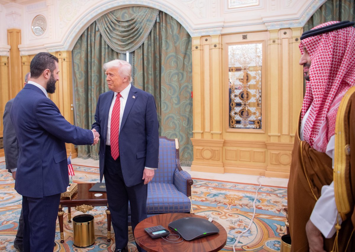 انضم إليه أردوغان.... لقاءٌ بين ترامب والشرع في الرياض