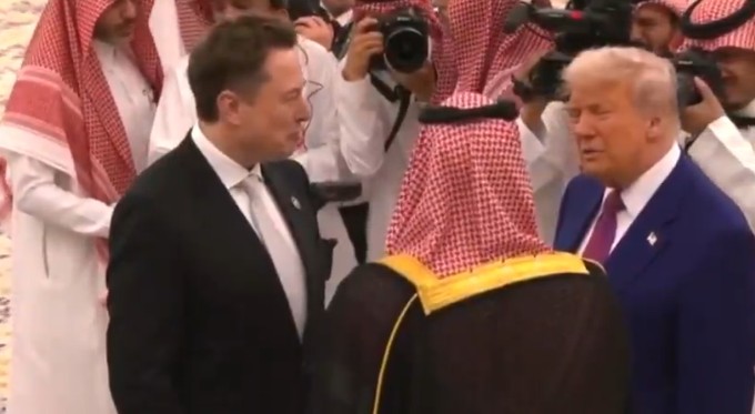 جَمَعَ بن سلمان - ترامب - ماسك: لقاءٌ ثلاثي في قصر اليمامة (فيديو)