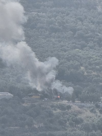 بالفيديو والصور: استهداف سيارة على طريق قعقعية الجسر