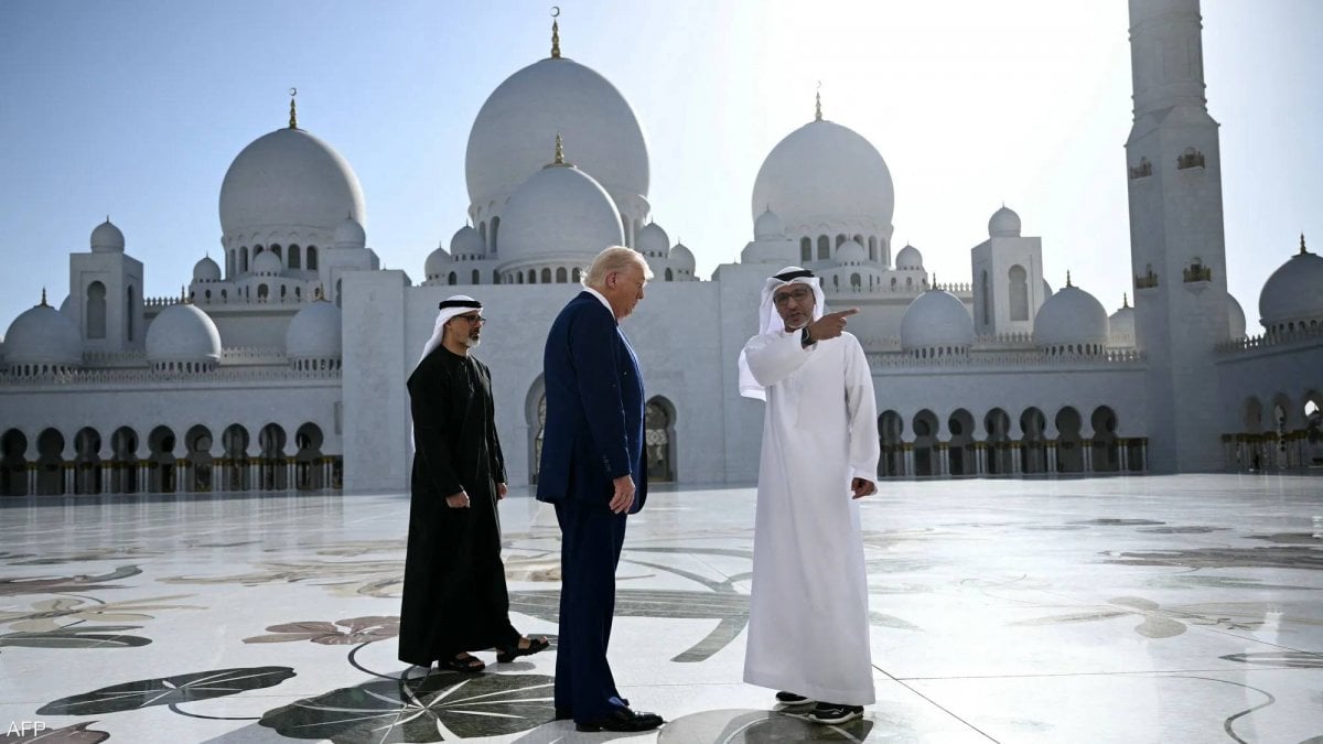 ترامب يزور مسجد الشيخ زايد: "هل هذا جميل؟"