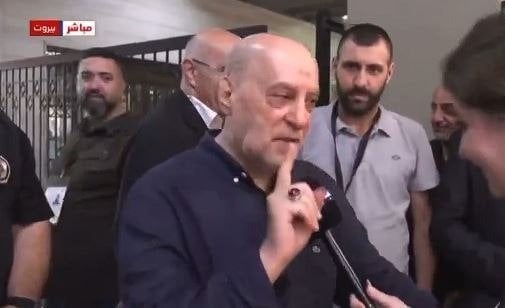"عم نحكي إنماء مش سياسة"... نائب حزب الله يرفض الحديث إلى محطة تلفزيونية! (فيديو)