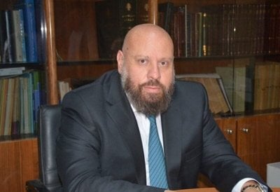 إقالة مدبرة