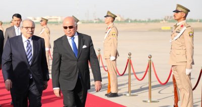 لتمثيل لبنان... سلام يصل إلى بغداد (صور)