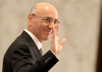 أوّل تعليق للحجّار بعد إقالة رمزي نهرا! (فيديو)