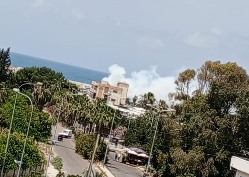 صيدا تنجو من كارثة: فيديو جديد لانفجار صاروخ بالقرب من معمل للأوكسجين 