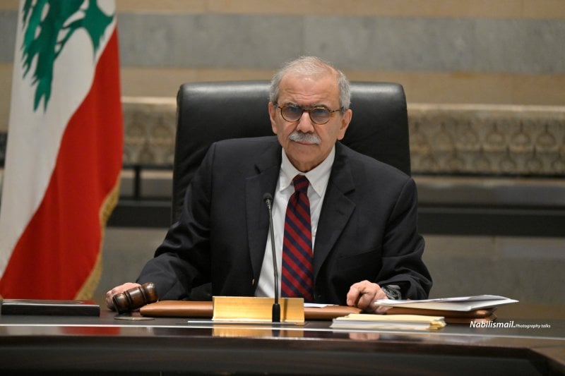 مستشار سلام يثير التساؤلات!