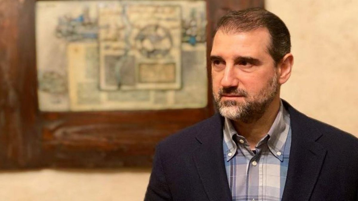 "الفرج قريب"... رامي مخلوف يحذر "شباب الساحل": لا تنخرطوا في شبكات الموت