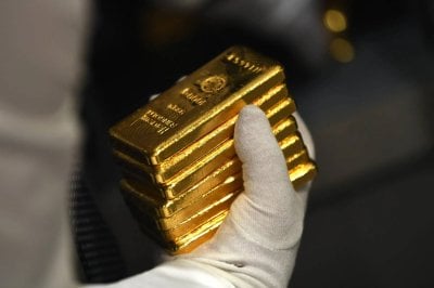 انخفاضٌ في أسعار الذهب