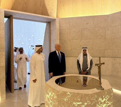 بالفيديو: ترامب يزور بيت العائلة الإبراهيمية في أبوظبي
