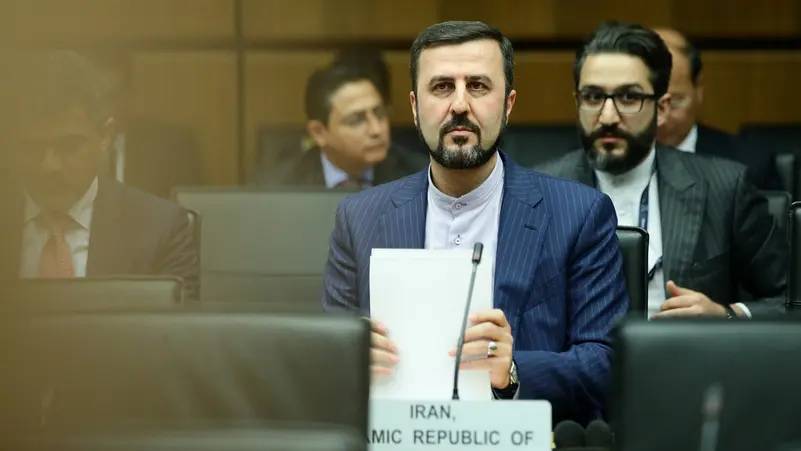 إيران تحذّر الأوروبيين: حقنا في التخصيب خط أحمر
