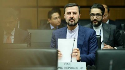 إيران تحذّر الأوروبيين: حقنا في التخصيب خط أحمر