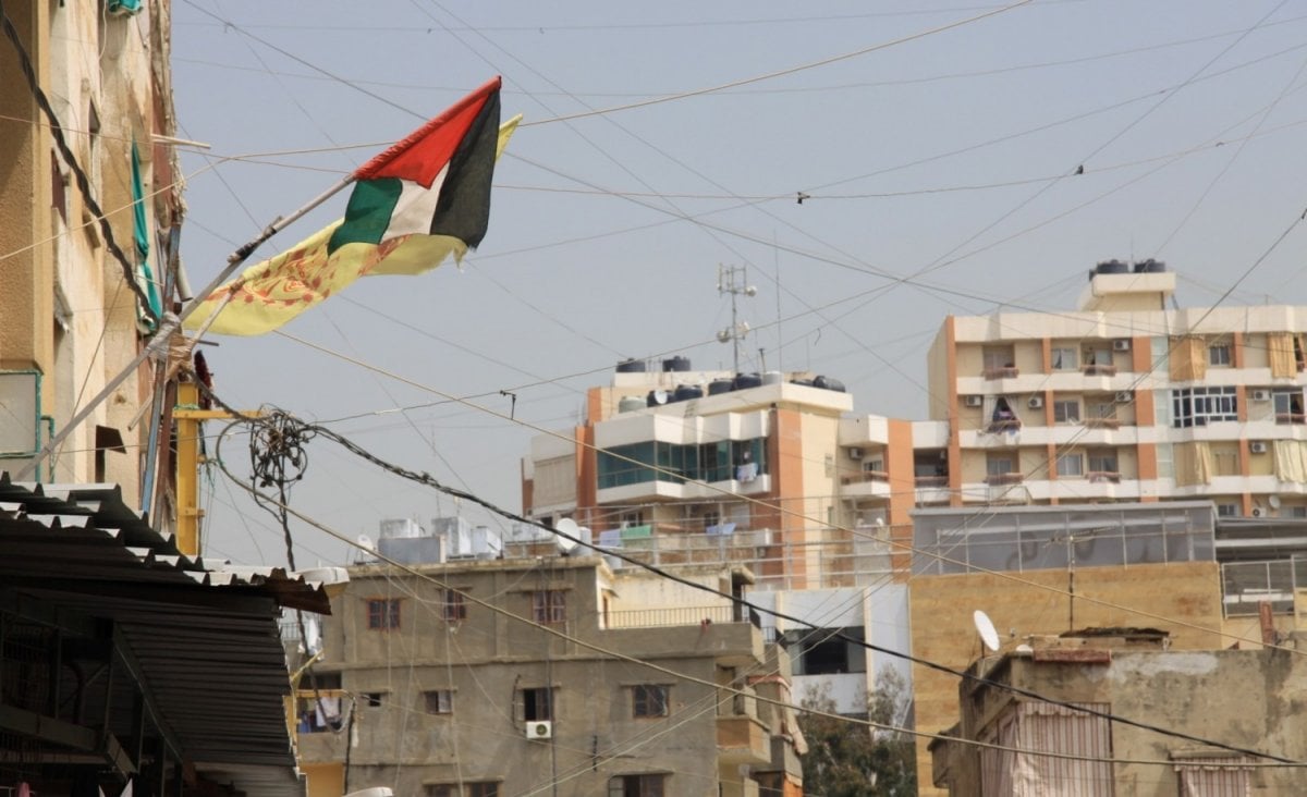 خطة جمع سلاح المخيمات في صلب زيارة "أبو مازن"
