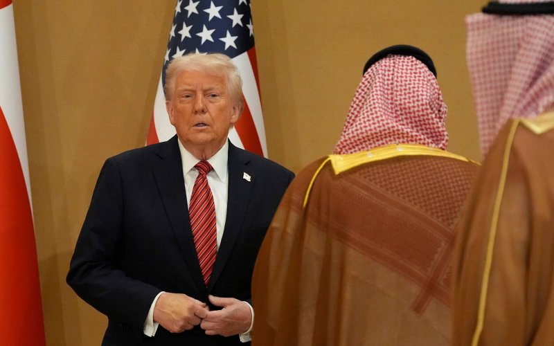 "نقترب من الاتفاق مع إيران"... ترامب: سنحمي الشرق الأوسط بكل قوة