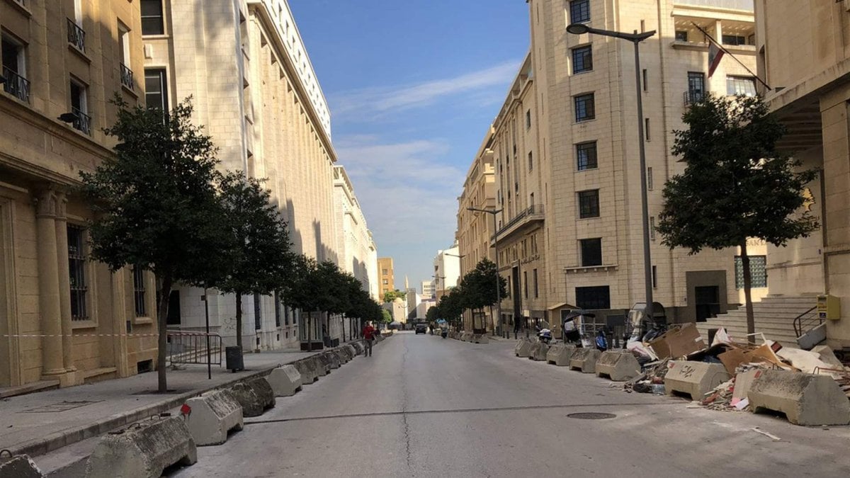 إخلاء شارع المصارف وإقفاله غدًا
