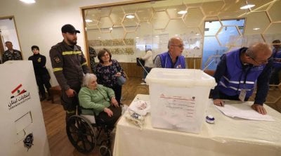 بين بيروت والبقاع... نوابٌ في مراكز الاقتراع!