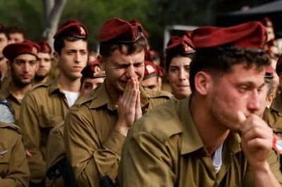 اسرائيل تستدعي جنودًا مصابين نفسيًا... والانتحارات تتصاعد