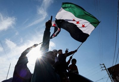 حزب جديد برعاية روسية: جواد الأسد في مواجهة النفوذ الإيراني