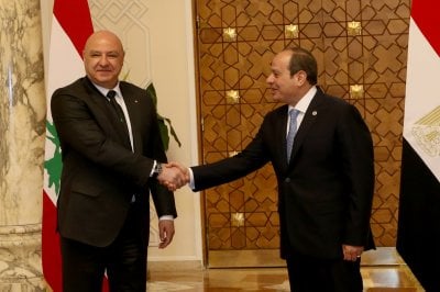 من القاهرة... عون "يدعو" إلى نظام مصلحة عربية مشتركة