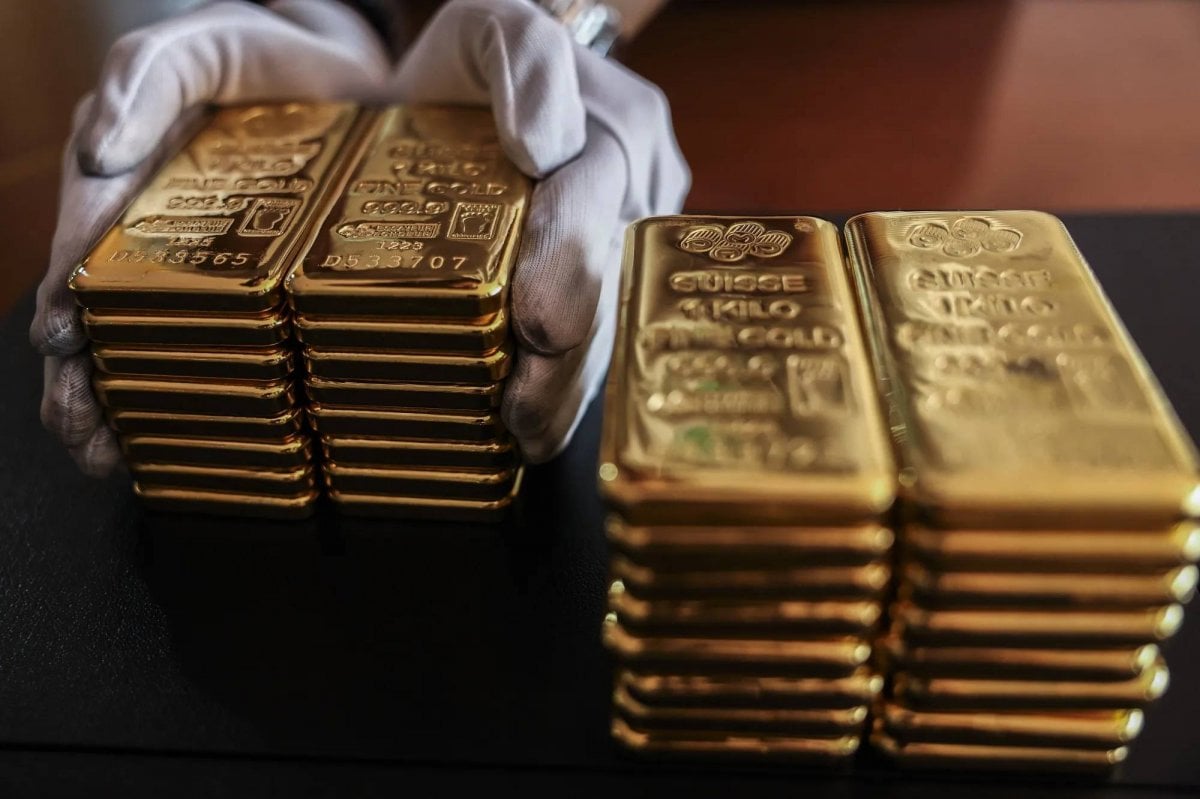 مع تراجع الدولار... ارتفاعٌ بأسعار الذهب