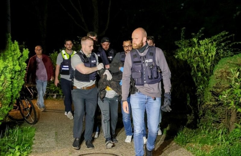بعد طعن 5 أشخاص في حانة... الشرطة الألمانية تلقي القبض على 