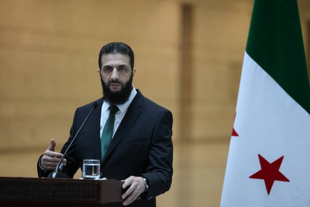 بعد رفع العقوبات عن سوريا... الشرع يبحث مشروع قانون الاستثمار 