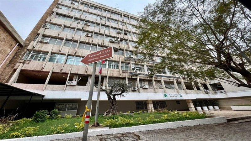 "السياحة" تُشدد الرقابة على النقل السياحي: لا للمركبات غير المرخصة