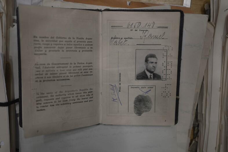 بعملية سرّية معقّدة... اسرائيل تستعيد "أغراض" الجاسوس كوهين من سوريا (فيديو)