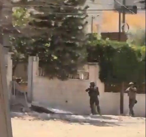 بالفيديو: الجيش الإسرائيلي يطلق النار على وفد دبلوماسي دولي