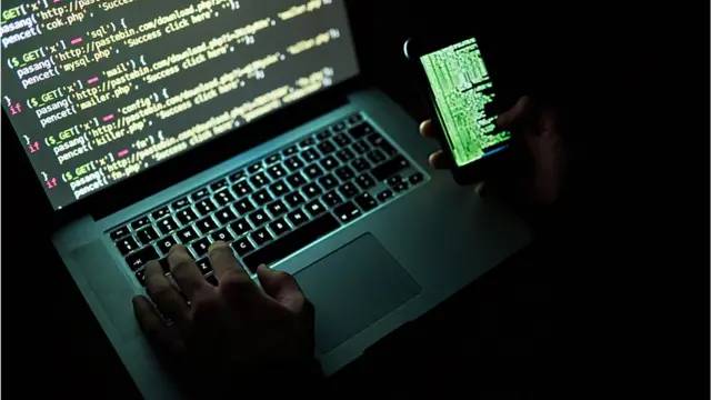 إيران متهمة بـ"التجسس"... و"القطة الساحرة" تلاحق نائبة أوروبية!

