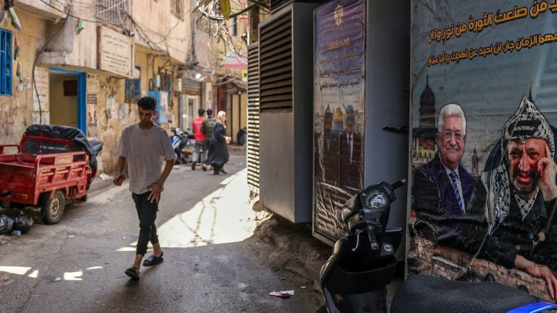 مخيم شاتيلا يتحول لساحة حرب بين تجار المخدرات واللجان الشعبية تحذّر!
