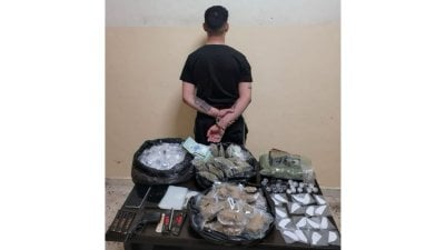 بعد أن أصاب شخصين داخل ملهى... القبض على مسلح وبحوزته 