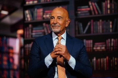 من أصول لبنانية... توم باراك مبعوثًا أميركيًا إلى سوريا