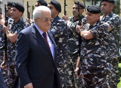 عباس من بيروت: اللاجئون الفلسطينيون ضيوف موقّتون وسيعودون إلى وطنهم