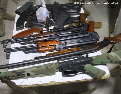 في عمليات متفرقة... الجيش يوقّف 111 شخصاً!






