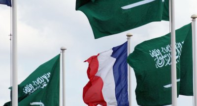 سلاح حماس بين باريس والرياض