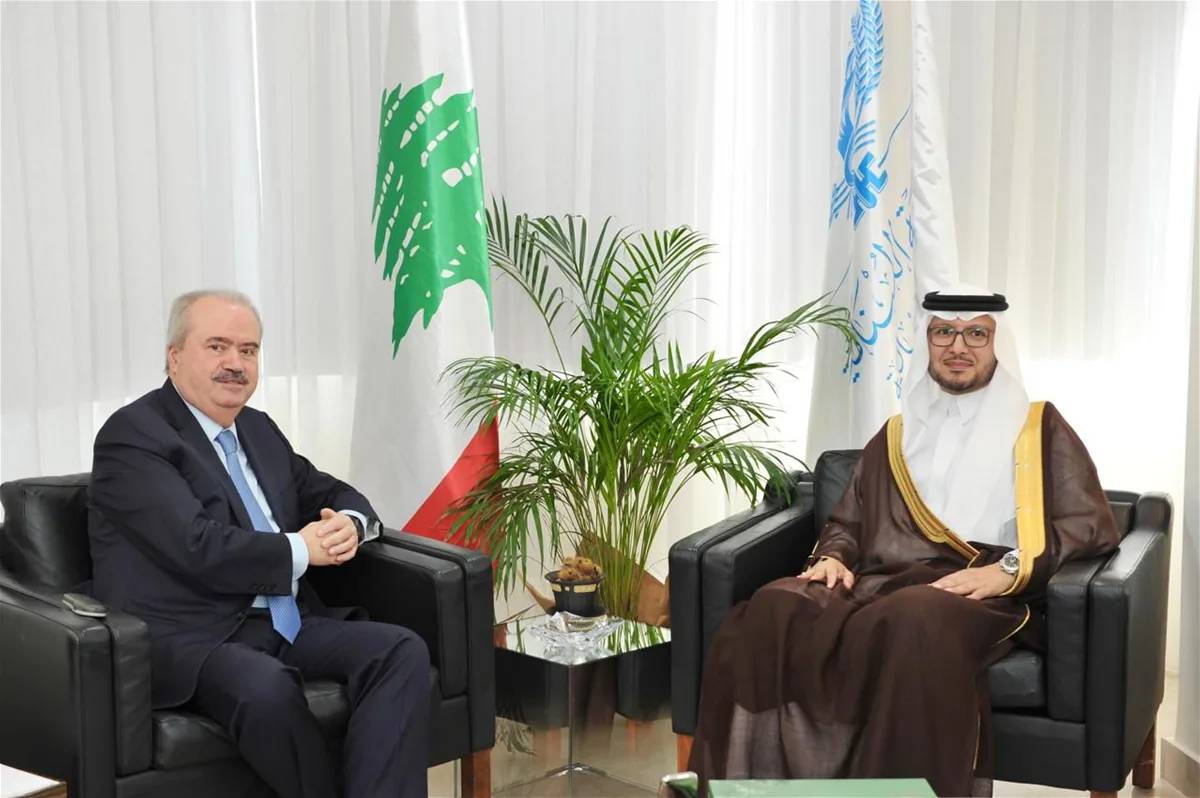 "تعاونٌ اقتصادي واستثماري بين لبنان والسعودية"... بخاري يزور جابر في بيروت