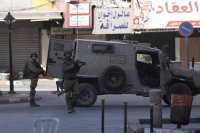 بزعم 