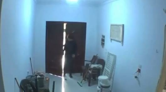 بالفيديو: ما لم يأخذه العدوان... سرقه 