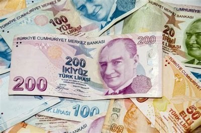تركيا تعتقل 13 شخصاً من 