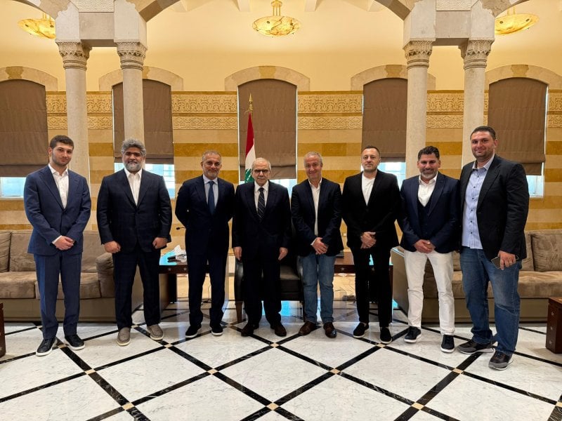 بعد هتافات 