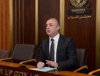للإلتزام ببيانها الوزاري... بو صعب يناشد الحكومة